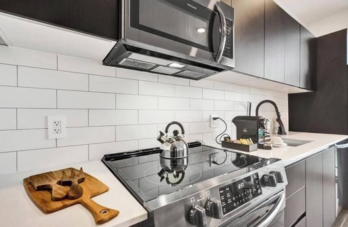 Downtown Miami Apartment | Miami Studio w/Rooftop Pool Access