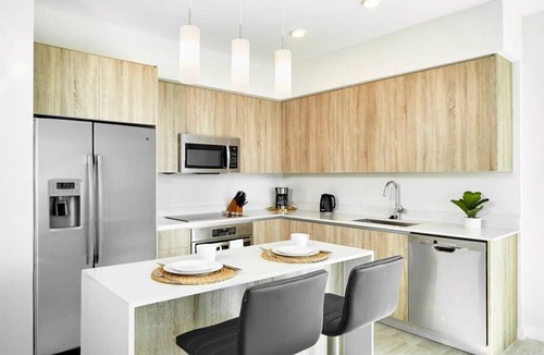 Northeast Miami Condo | Miami Tropical Oasis - 1 Bdrm Perfect Miami Views