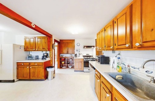 Bayville House | Mill Pond Cottage w/Kayaks & Boat Launch Access, pet friendly