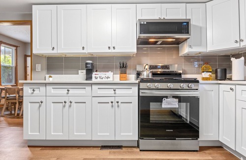 Tremont House | Mins to DT · Pet Friendly · Parking · Tremont