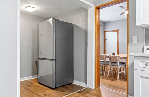 Tremont House | Mins to DT · Pet Friendly · Parking · Tremont