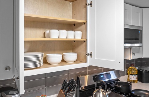 Tremont House | Mins to DT · Pet Friendly · Parking · Tremont