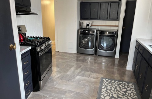 Tisdale House | Minutes from Paradise