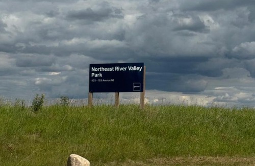 Northeast Edmonton Apartment | MLK Stay New 2BR Suite Near River Trails, Golf & Henday