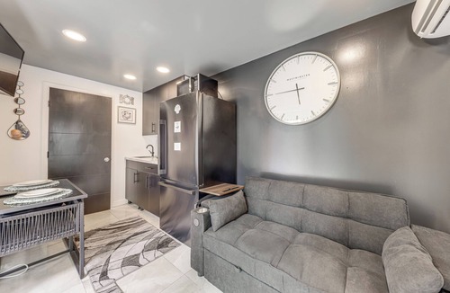 West Park Apartment | Mod Bungalow w/Ultra-Private Outdoor Hang Space!