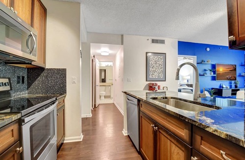 Downtown West Palm Beach Condo | Modern 1-Bedroom Condo w/Gym, Pool & Covered Parking in Downtown WPB