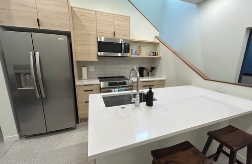 Carbondale Apartment | Modern 1-bedroom apartment in downtown Carbondale