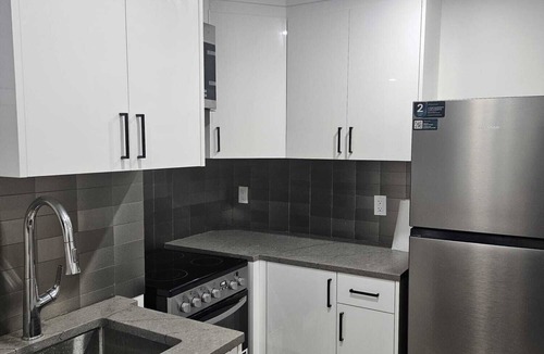 Airdrie Apartment | Modern 2-Bedroom Private Basement Apartment – Fully Self-Contained