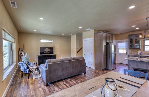 Rockerville Condo | Modern 2BR BH Retreat Condo Near Mt Rushmore Sleeps 8