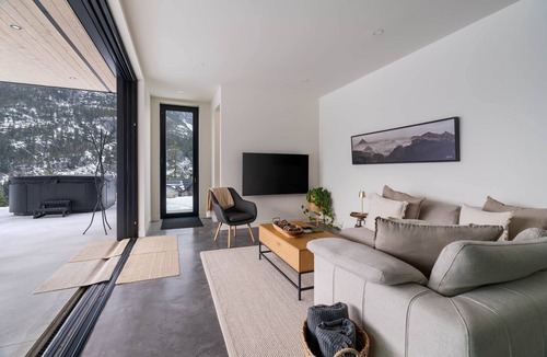 Sea to Sky Highway House | Modern 2BR Retreat | Private HotTub | Scenic Views