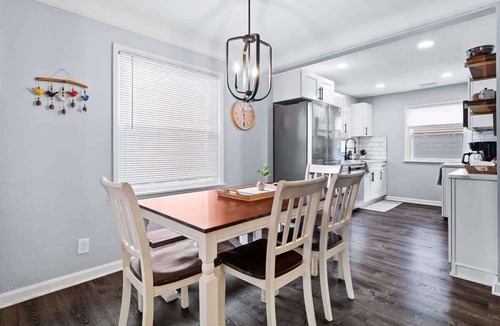 Parma Heights House | Modern 3Bed Home Near CLE With Private Backyard