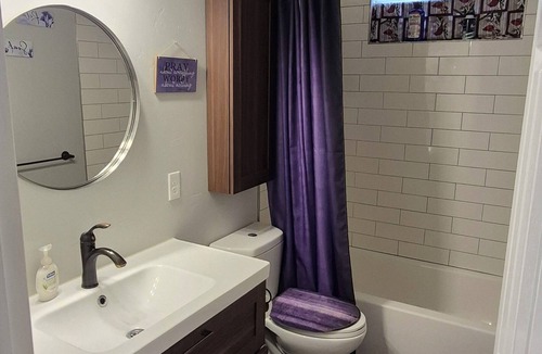 Montrose House | Modern 3BR 2 bath, Workout Room Huge Yard Central Location