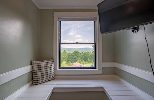 Bucksport Villa | Modern 3BR/2BA Home with Stunning Ridge Views & Private Hot Tub