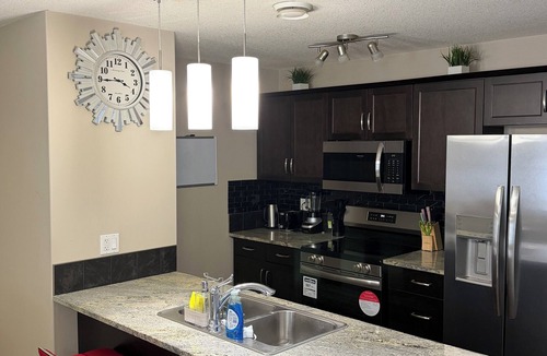 Regina Condo | Modern 3BR Condo Near Airport, Hospital & Stadium