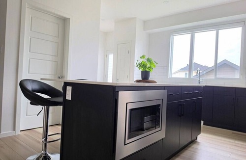 Southwest Edmonton House | Modern 3BR Executive Home | SW Edmonton