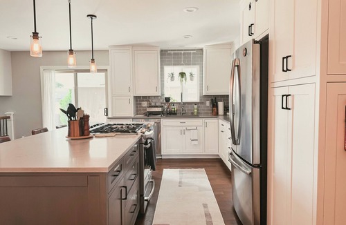 Marston House | Modern 3BR: Fire Pit + Chef Kitchen + Skiing < 90 min + Near Red Rocks