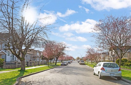 Renfrew-Collingwood House | Modern 3BR Gem | Close to Transit | 15m to DT