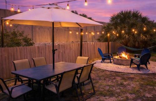 West Palm Beach House | Modern 4BR Retreat Pet-Friendly Outdoor Oasis
