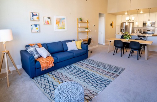 Centerra Apartment | Modern and brand New apartment Loveland