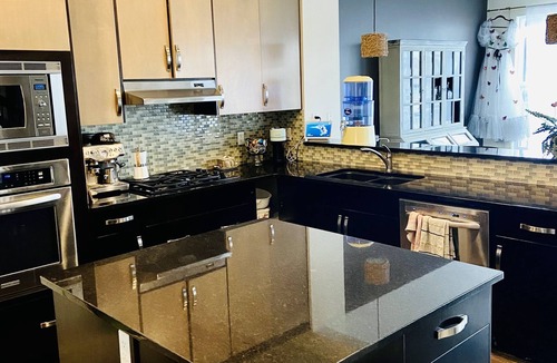 Cochrane House | Modern and spacious family home close to Calgary and the mountains.