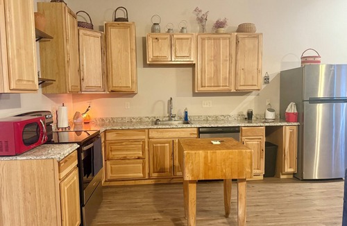 Lake City Apartment | Modern Apartment in Lake City