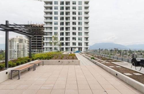 Renfrew-Collingwood Apartment | Modern, central Vancouver suite
