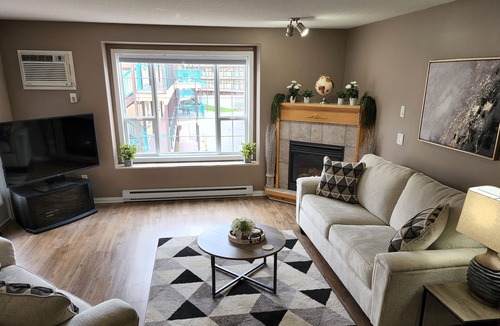 Okanagan-Similkameen Condo | Modern Comfortable Retreat Near All the Gems of the Sunny Okanagan