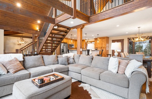 Grand Lake House | Modern & cozy! Mountain & lake views! Hot Tub! Pet Friendly!