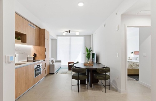 Downtown Miami Villa | Modern Downtown Miami Apt w/Balcony
