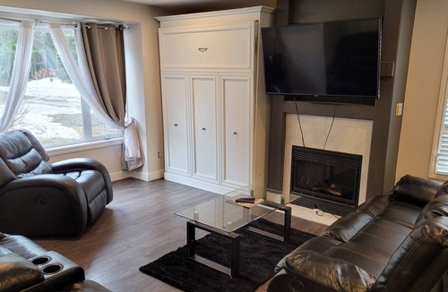 Salmon Valley Other | Modern Farm Stay with Hot Tub - 3 Bedroom(4 Beds)