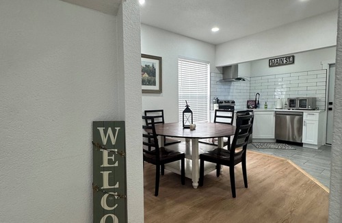Fort Morgan House | modern farmhouse 3bedroom house in Fort Morgan. walking distance to restaurants