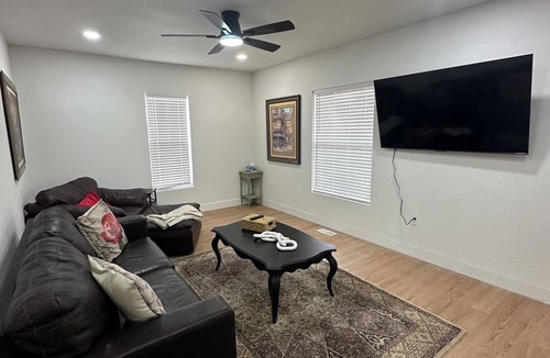 Fort Morgan House | modern farmhouse 3bedroom house in Fort Morgan. walking distance to restaurants