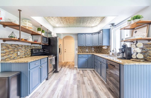 Jupiter Farms House | Modern Farmhouse 4BR w/Fenced Huge Yard/Family and Dog Friendly/15 min to Beach
