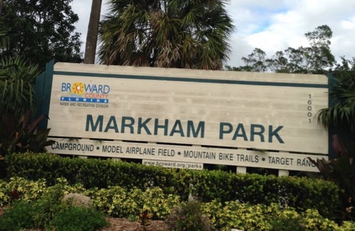 Tamarac House | Modern Fully Furnished Midterm 3BR Home w/King Bed, Patio & Free Parking