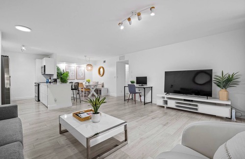 Deerfield Beach Condo | Modern Golf Beach villa 2 -Between Boca Raton & Deerfield Beach