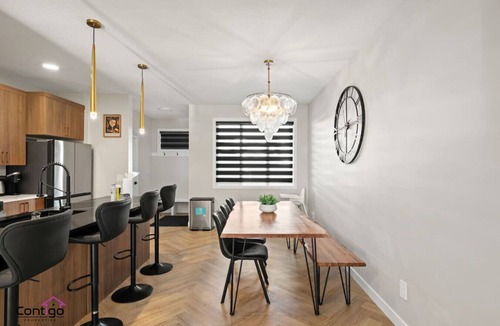 Northwest Edmonton House | Modern Haven | Family Luxury | 15 min to WEM & DT