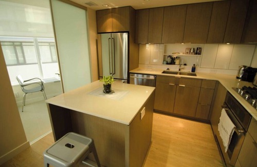 Southeast False Creek Apartment | Modern Hip Apartment in Olympic Village