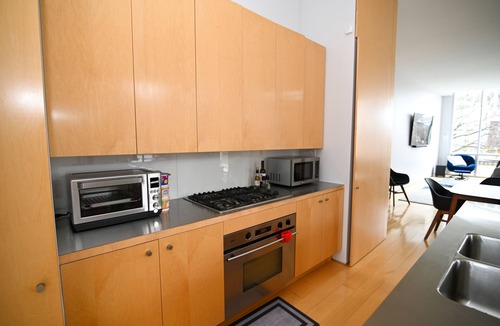 Ohio City House | Modern Home in heart of Cleveland Flats with stunnnig views of Cuyahoga River