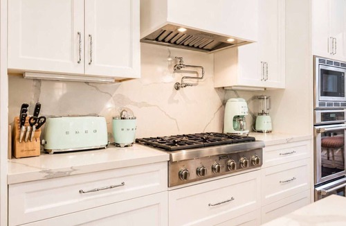 Southside House | Modern home w/heated pool, BBQ & casita
