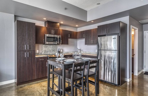Beltline House | Modern Industrial DT Apartment w/Views & Parking
