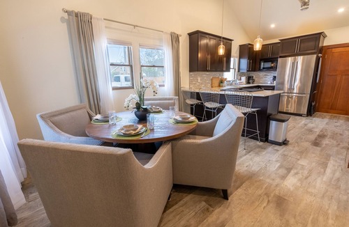Rapid City House | Modern Luxury Bungalow DT - Comfort, Coffee, Wine, Beer, Restaurants and More!