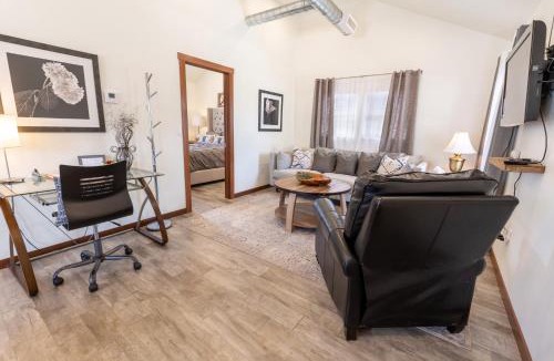 Rapid City House | Modern Luxury Bungalow steps from DT Activities