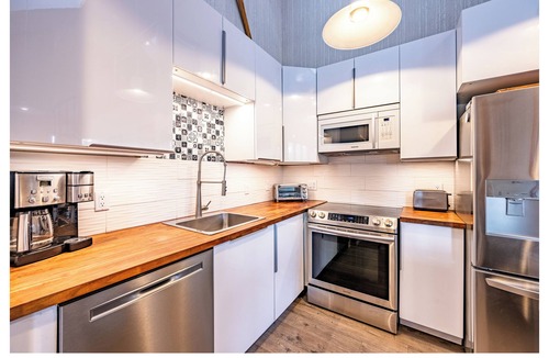 Keystone House | Modern Mountain Chalet - 5 min to world class skiing