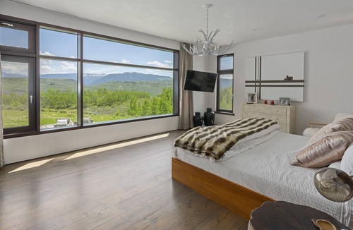 North Gros Ventre Villa | Modern Mountain Living Atop a Butte with Sweeping Views