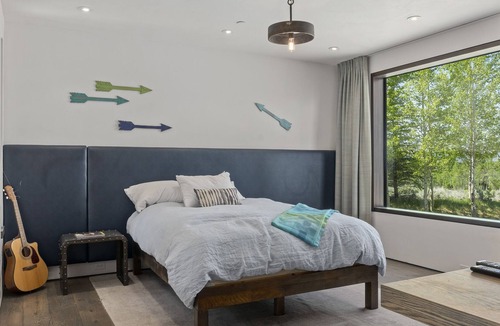 North Gros Ventre Villa | Modern Mountain Living Atop a Butte with Sweeping Views