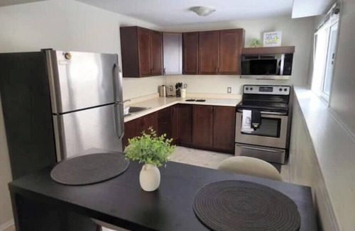 Prince Albert Apartment | Modern Private Suite w/Kitchen & Full Bath