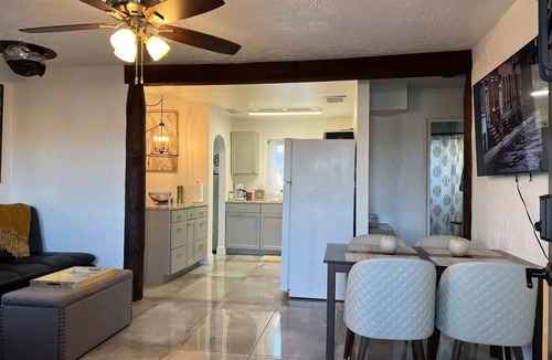 Los Griegos House | Modern Rustic North Valley Casita!