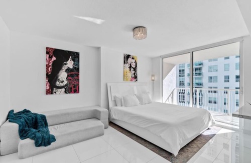 Brickell House | Modern Sky Residence with Ocean and City Views