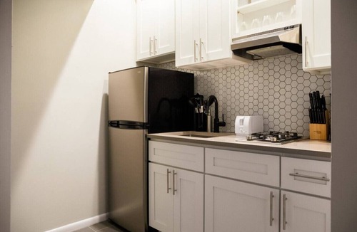 Prudential - St. Botolph Apartment | Modern Studio | South End