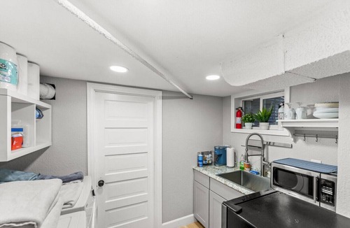 Speer Condo | Modern Suite in Denver’s Art District I Walkable